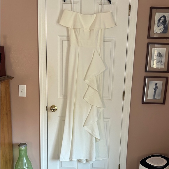 Betsy & Adam Dresses & Skirts - Betsy & Adam Strapless White Dress with Ruffle Detail